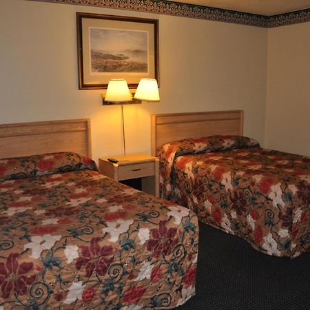 Travelers Inn Manteca Rum bild