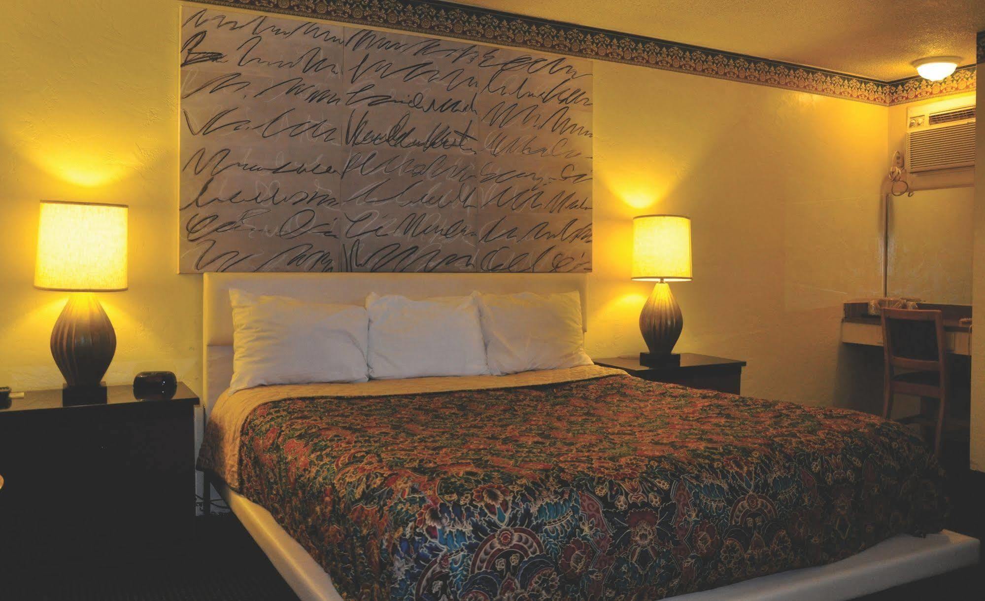 Travelers Inn Manteca Exteriör bild
