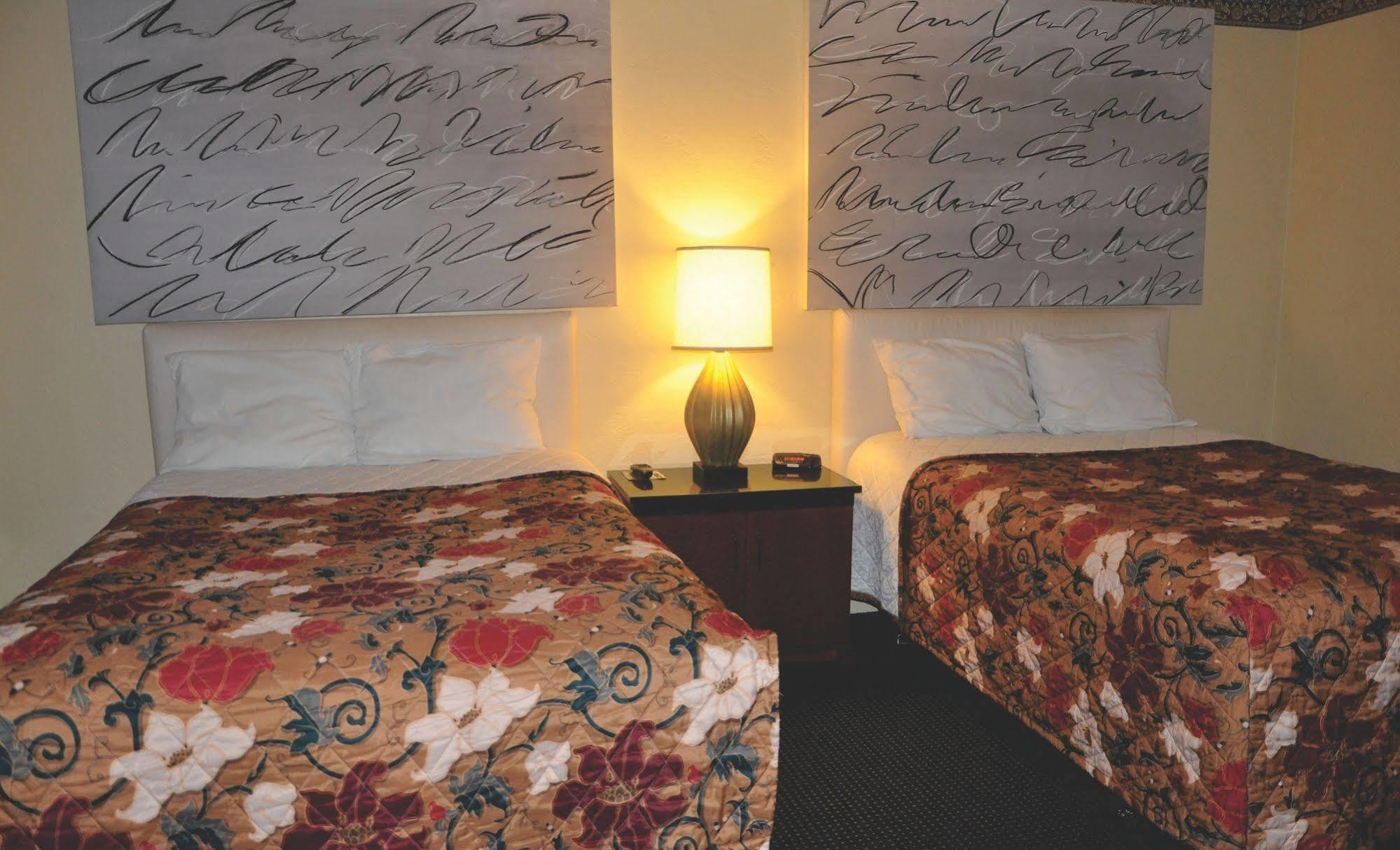 Travelers Inn Manteca Exteriör bild